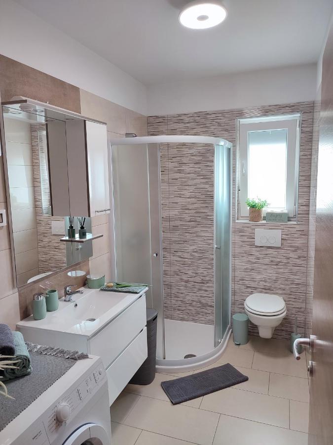 Nina Apartment พูลา ภายนอก รูปภาพ